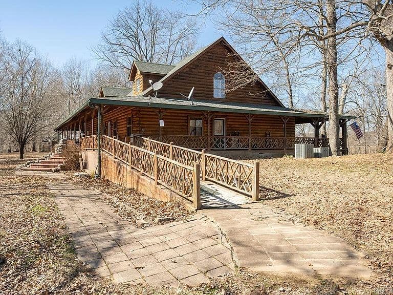 Listing photo 4