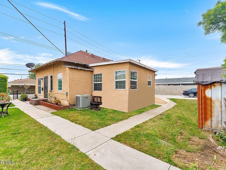 Listing photo 5