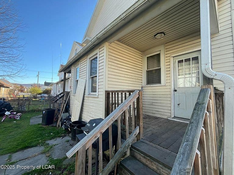 Listing photo 4