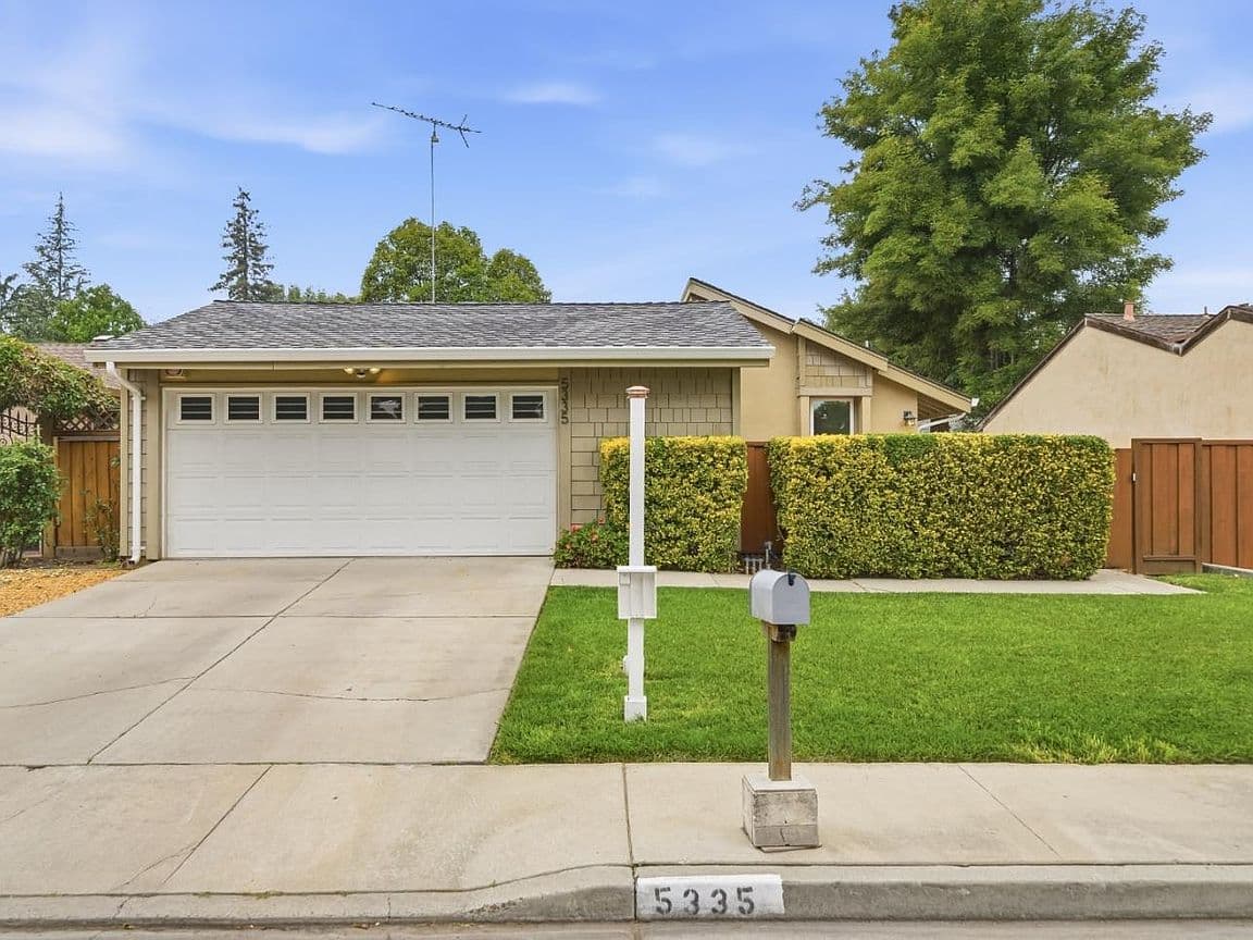 Primary listing photo