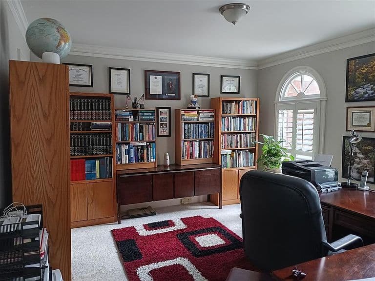 Listing photo 5