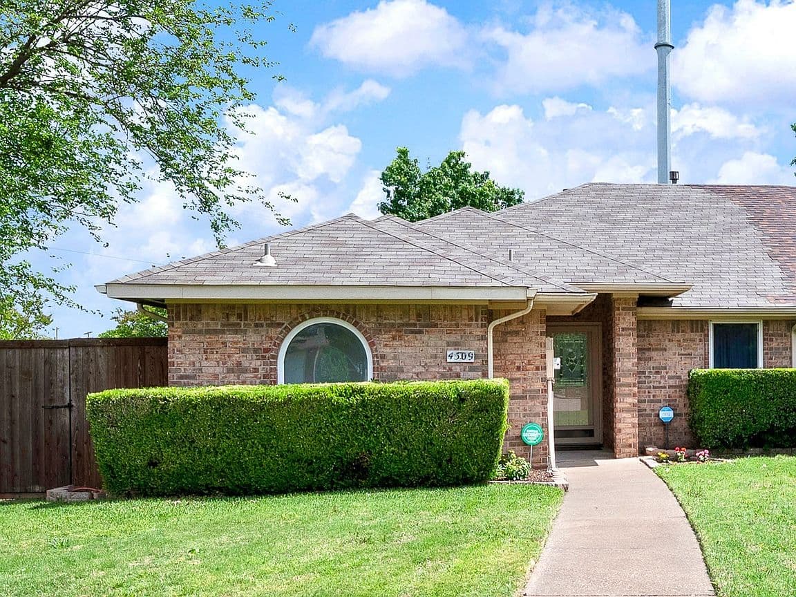 Primary listing photo