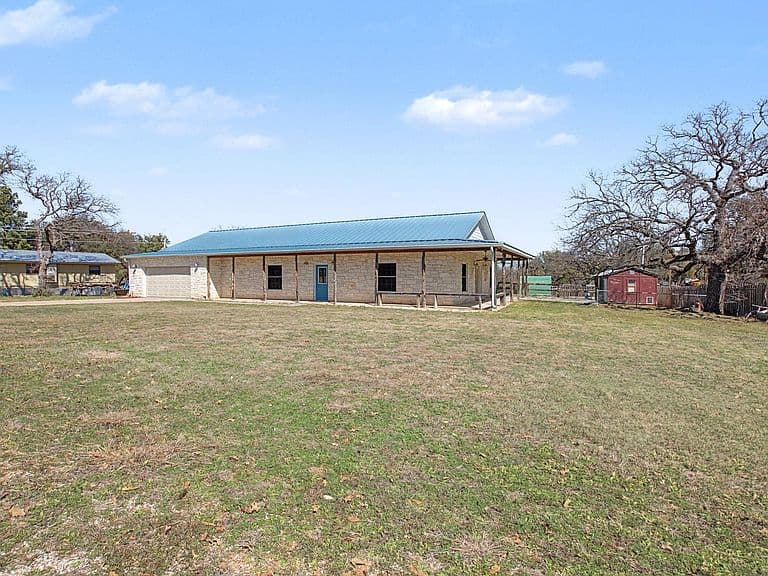 Listing photo 5