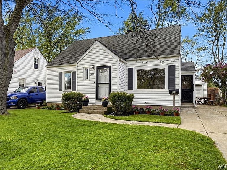 Listing photo 4