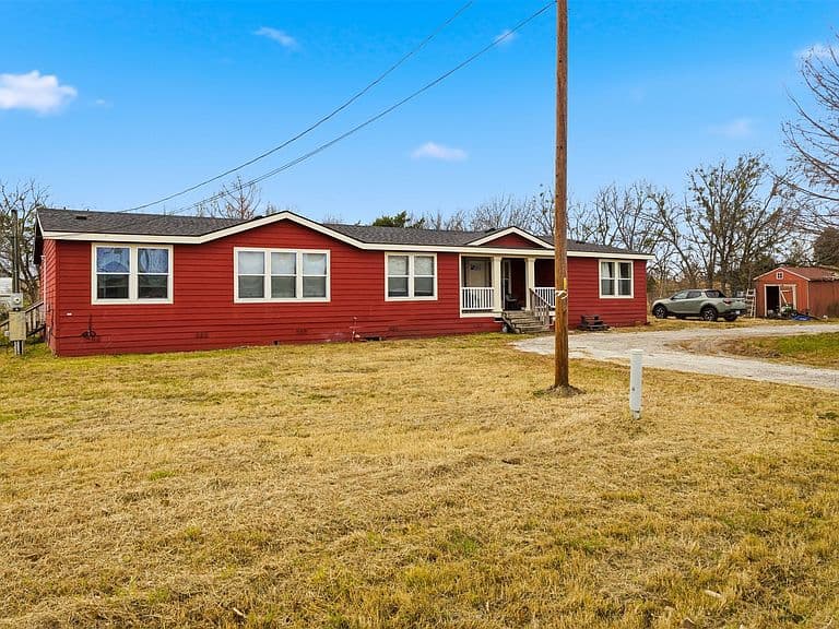 Listing photo 3