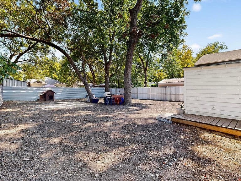 Listing photo 5