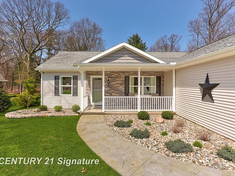 Listing photo 3