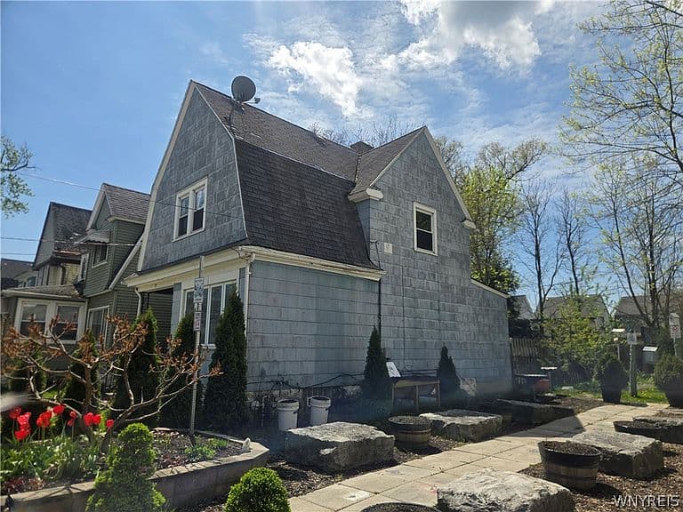 Listing photo 4