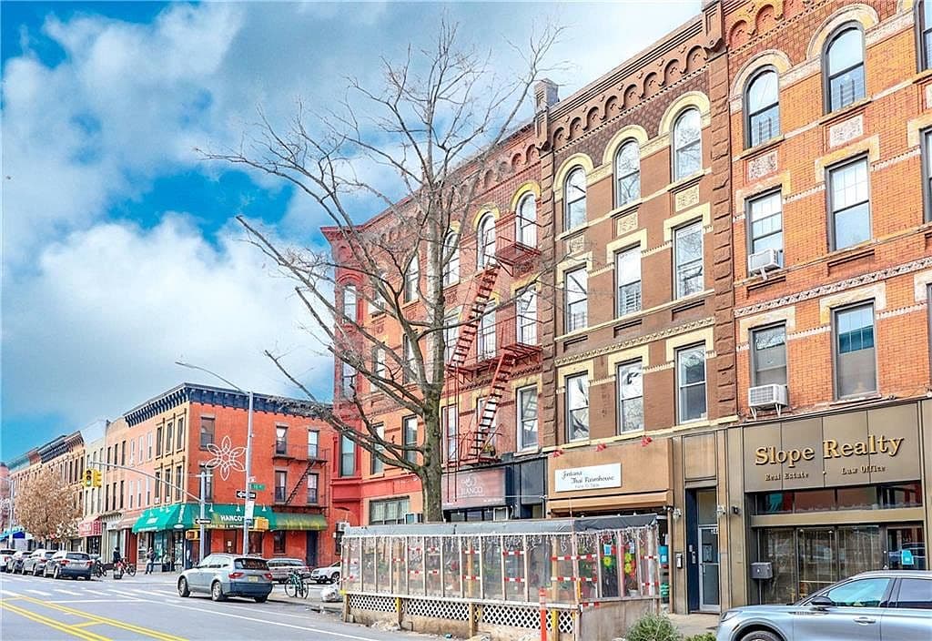Primary listing photo