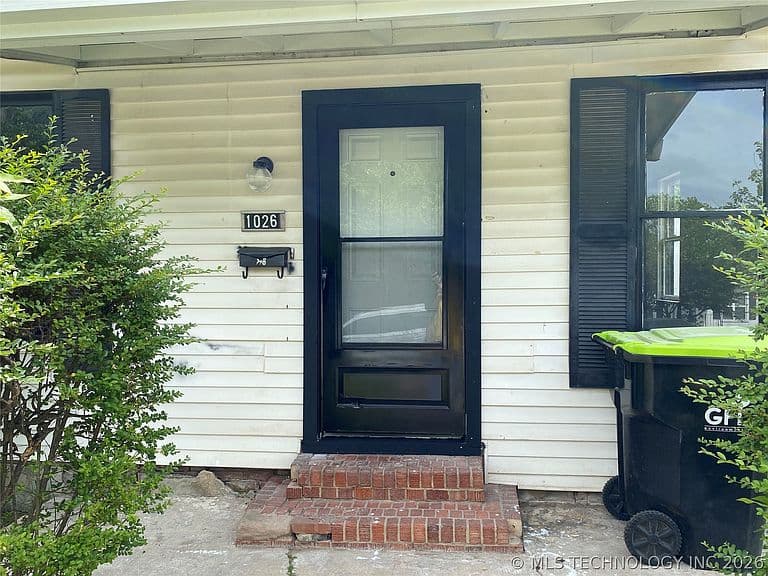 Listing photo 3