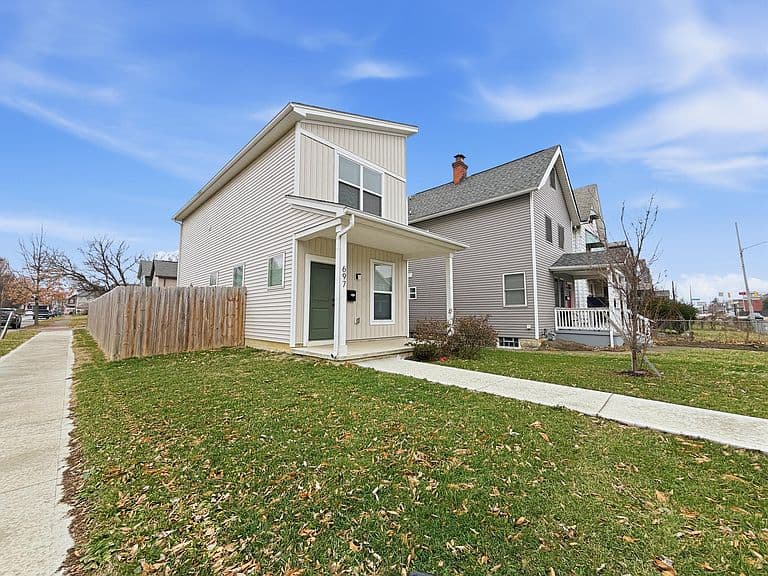 Listing photo 3