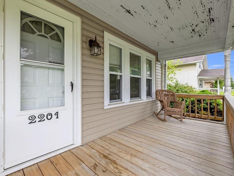 Listing photo 3