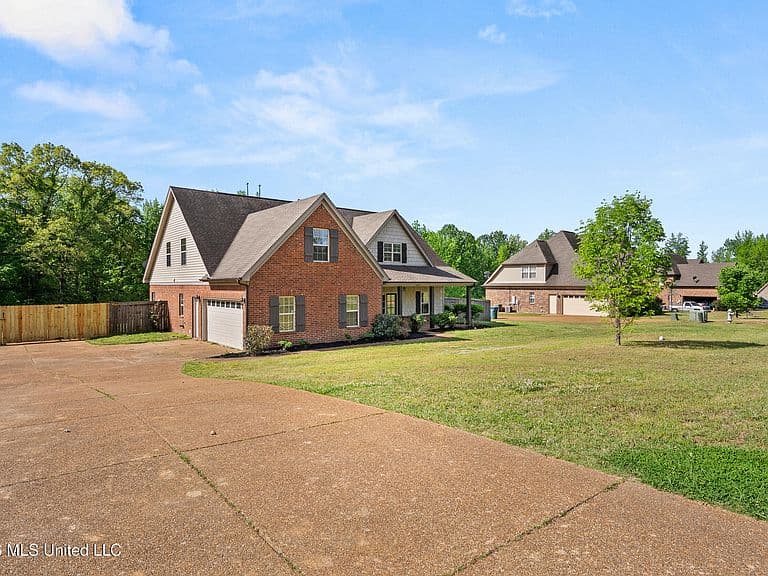 Listing photo 4