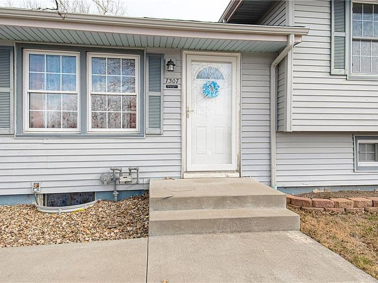 Listing photo 3