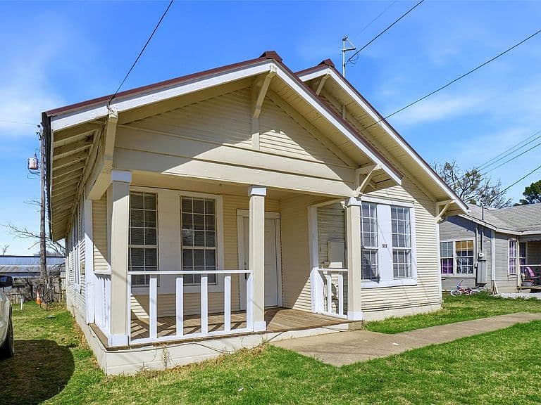 Listing photo 3