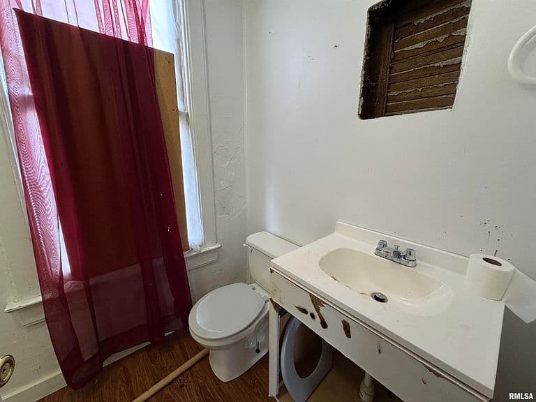 Listing photo 4