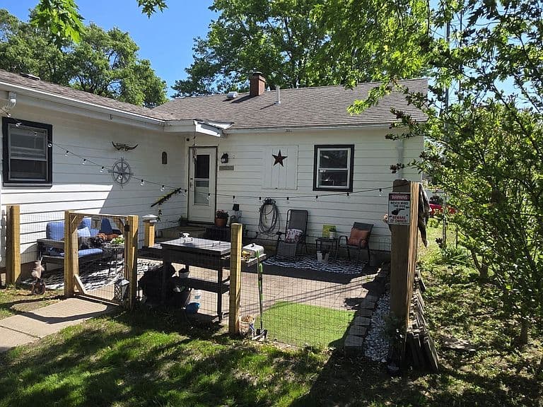 Listing photo 5