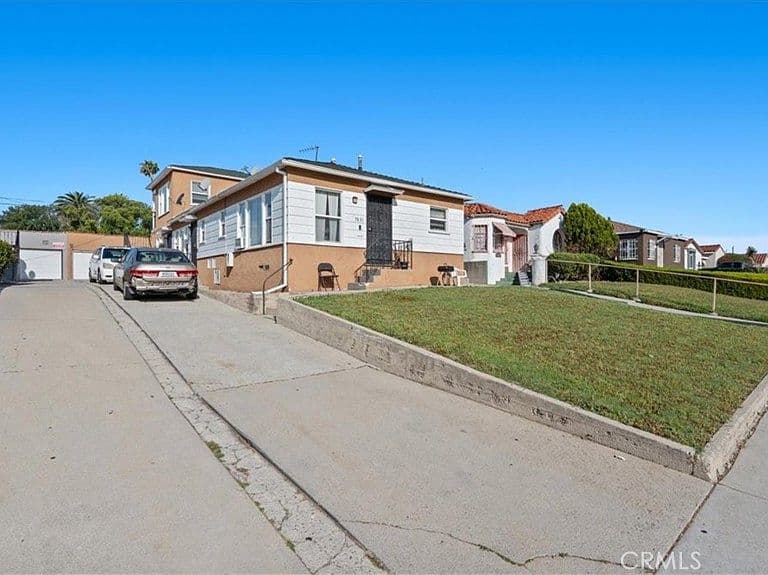 Listing photo 3