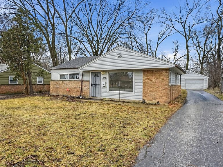 Listing photo 2