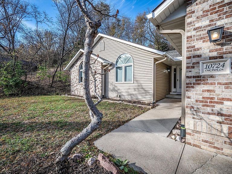 Listing photo 4