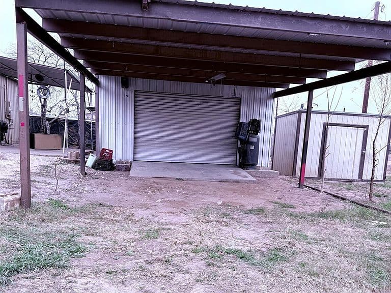 Listing photo 5