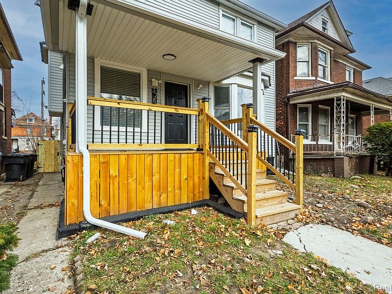 Listing photo 2