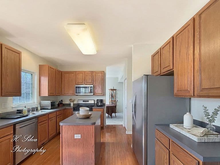 Listing photo 5