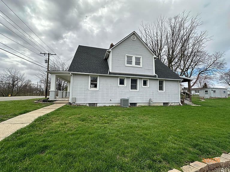 Listing photo 4