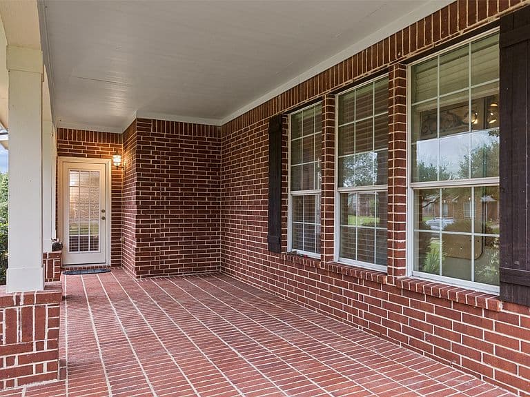 Listing photo 4