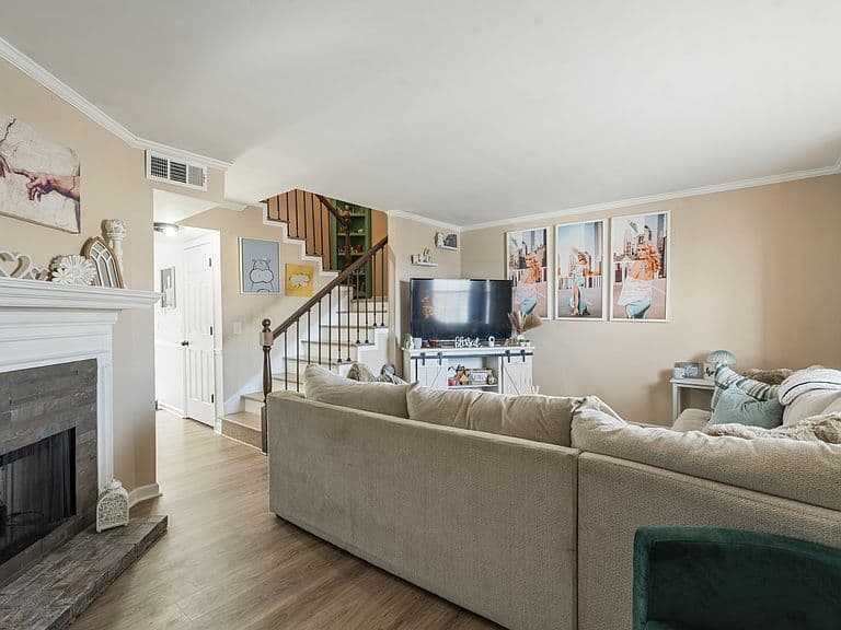 Listing photo 4