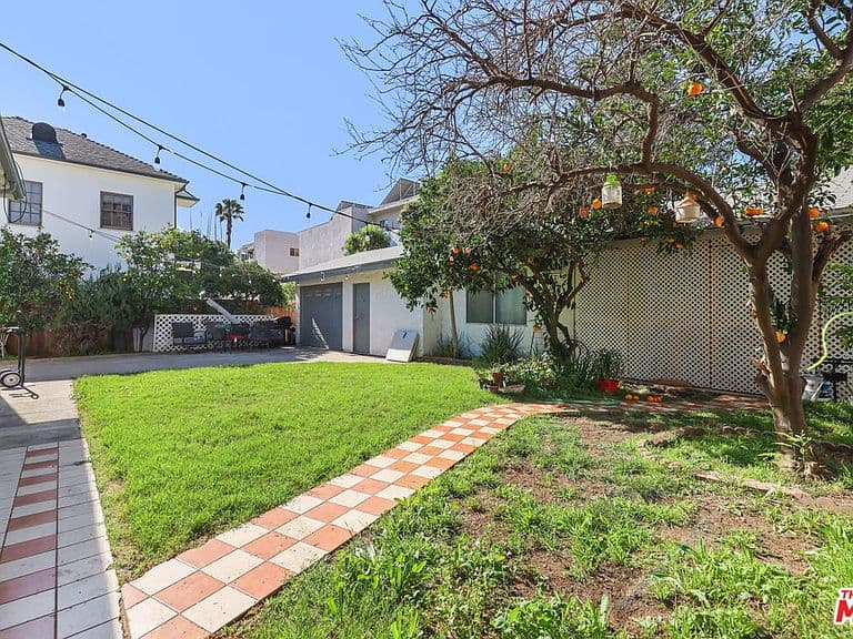 Listing photo 5