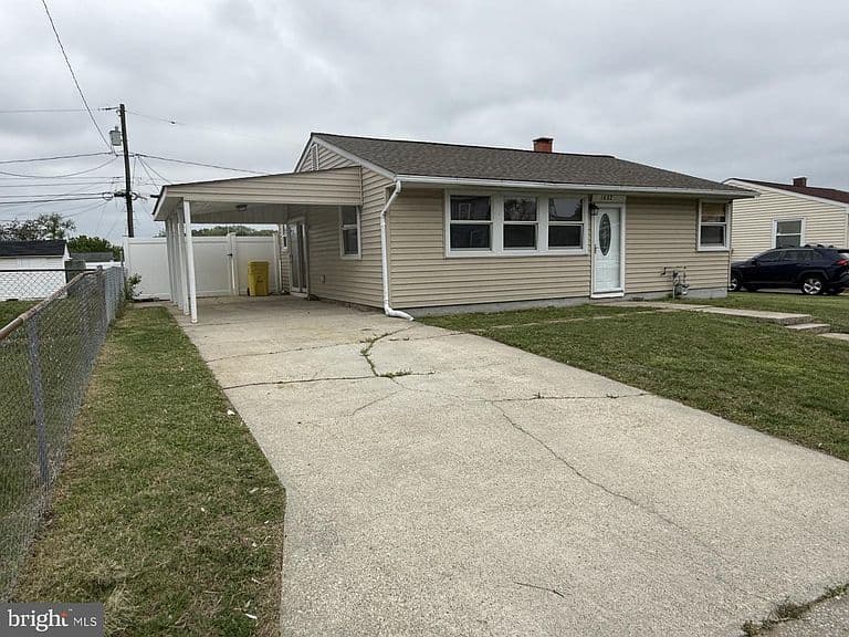 Listing photo 2