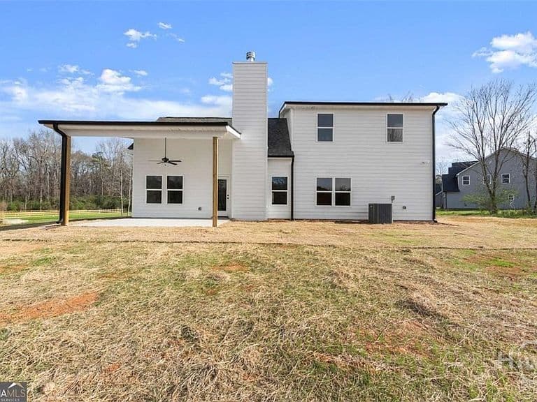 Listing photo 5