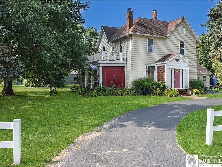 Listing photo 4