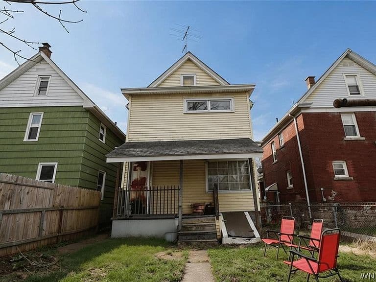 Listing photo 3