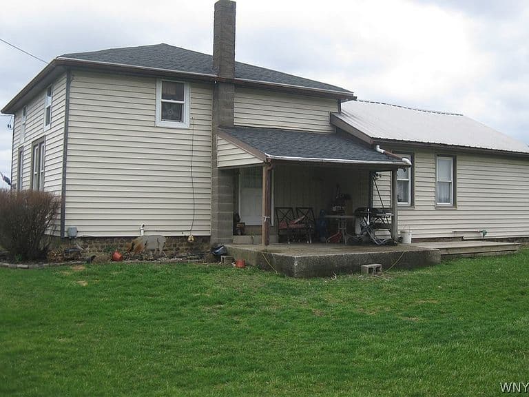Listing photo 5