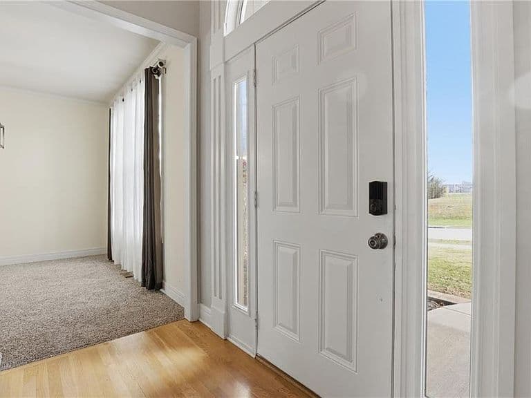 Listing photo 3