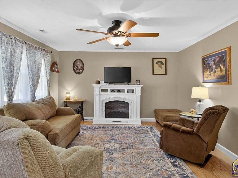 Listing photo 4