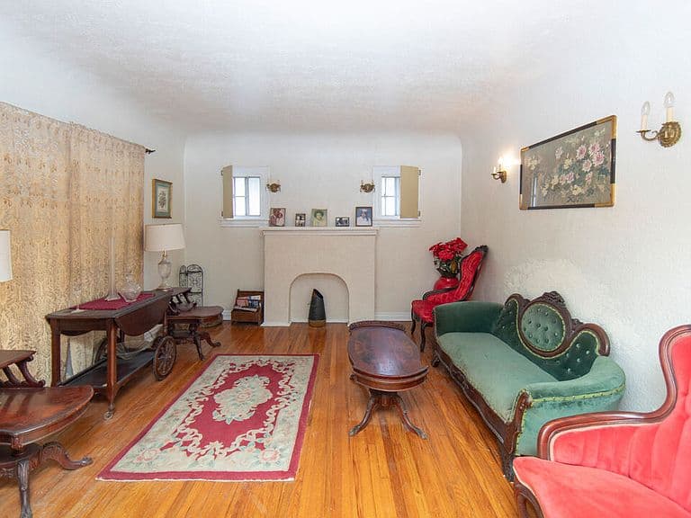 Listing photo 4