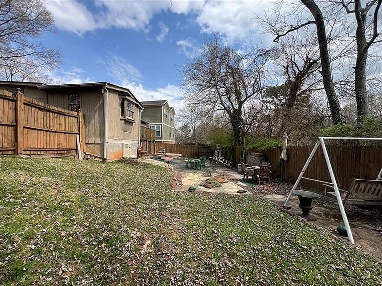 Listing photo 5