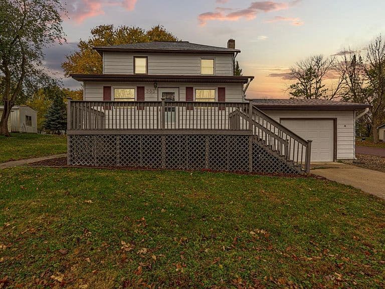Listing photo 3