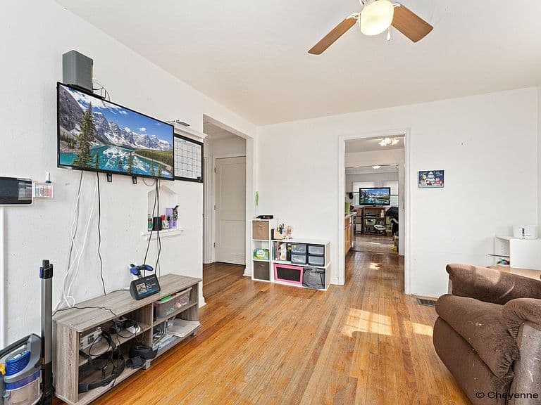 Listing photo 5
