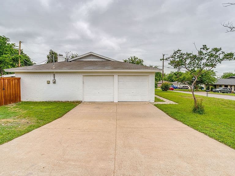 Listing photo 4