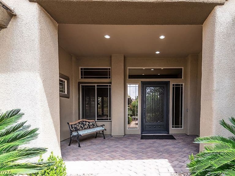 Listing photo 4