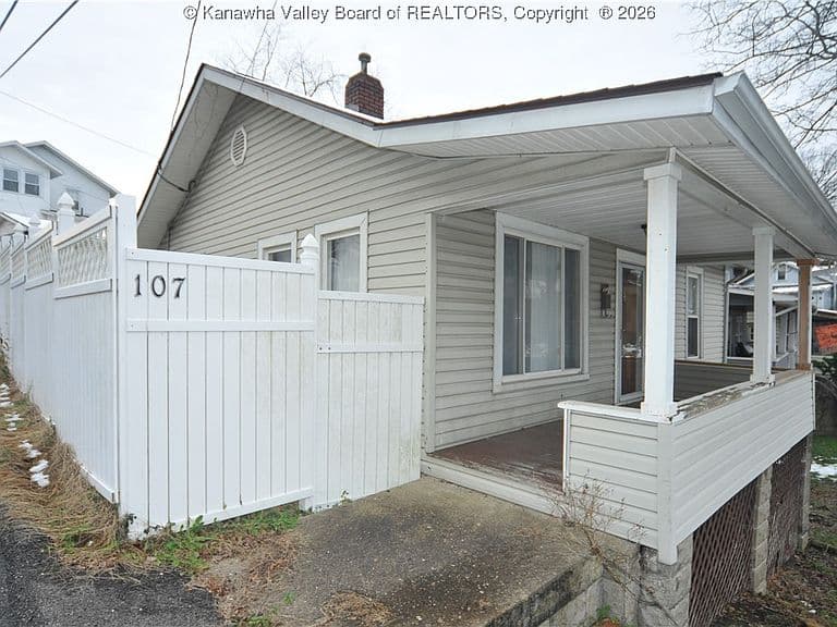 Listing photo 2