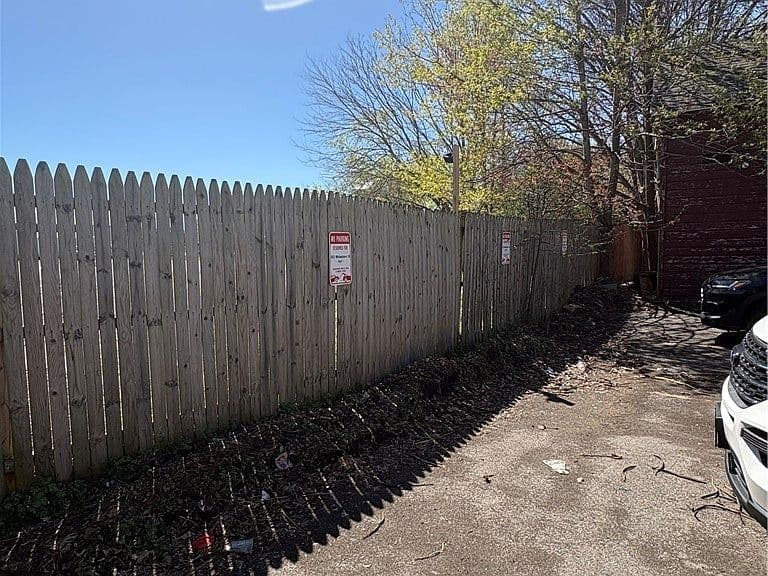 Listing photo 5