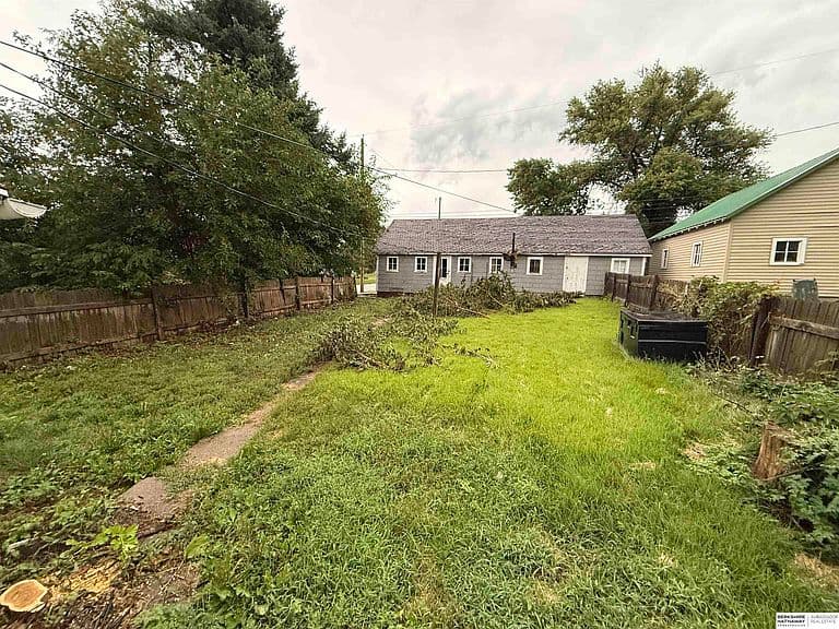 Listing photo 3