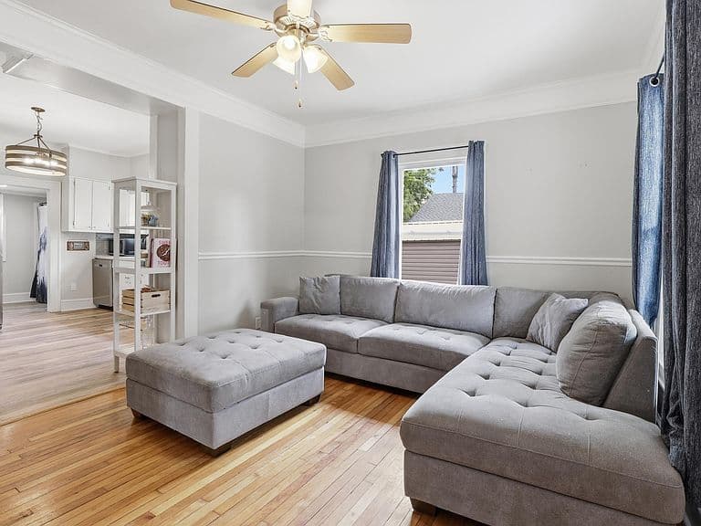 Listing photo 5
