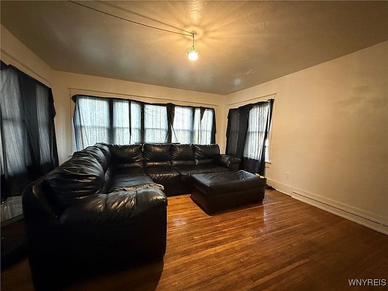 Listing photo 4