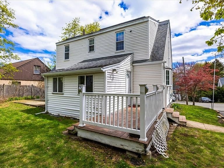 Listing photo 4